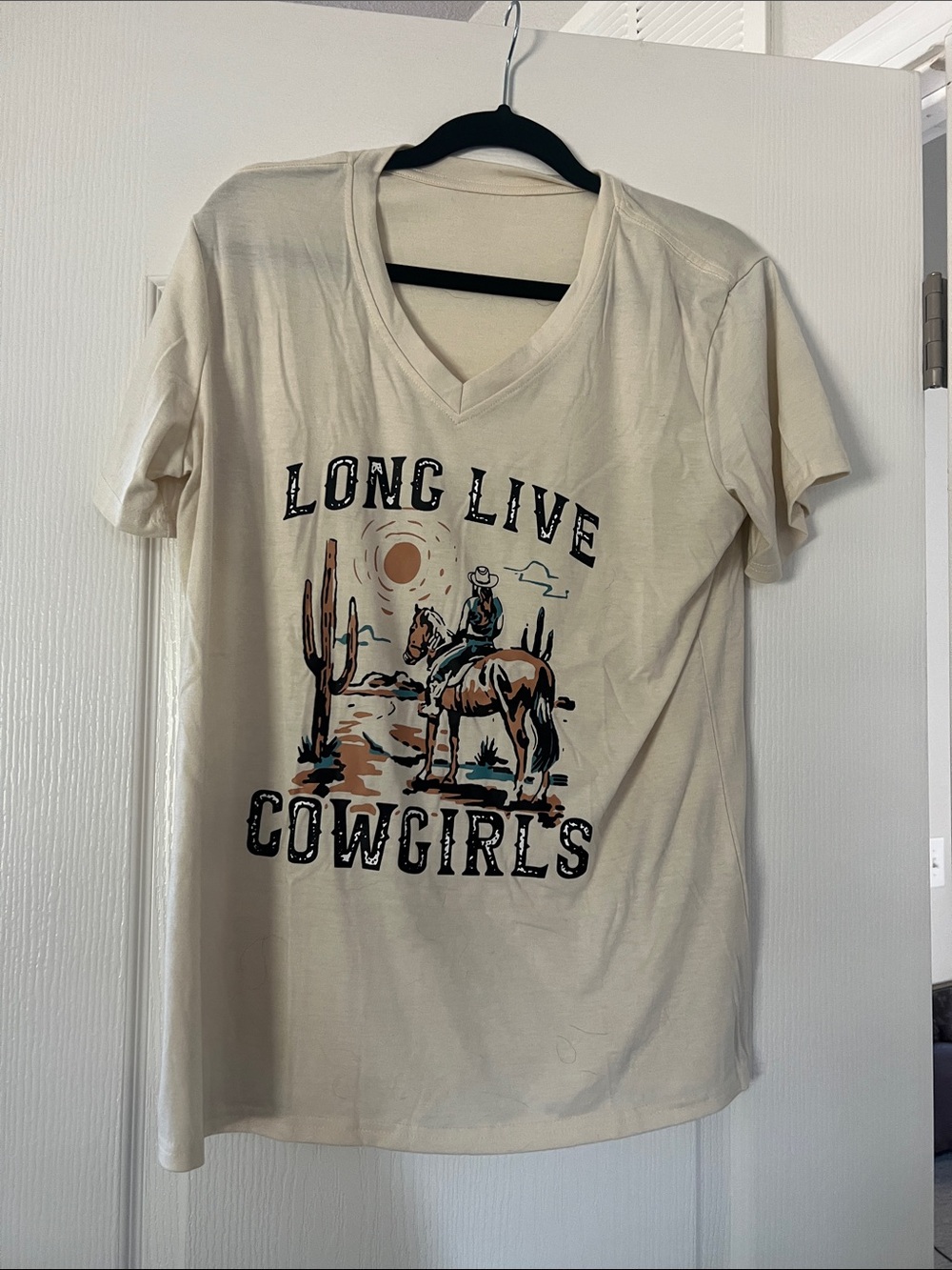 Long Live Cowgirls Graphic V-Neck Tee - Cream